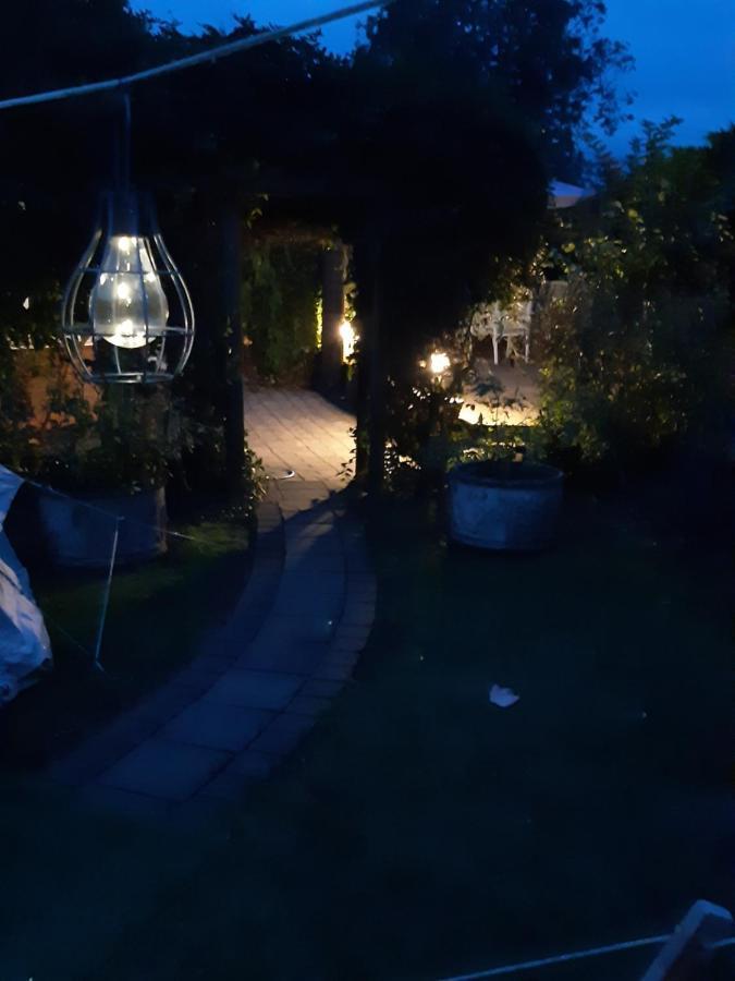 The White Dove Bed And Breakfast With Bell Tents And Private Hot Tubs Coddington  Zewnętrze zdjęcie