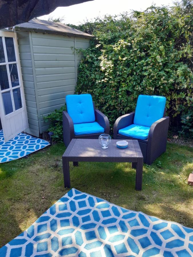 The White Dove Bed And Breakfast With Bell Tents And Private Hot Tubs Coddington  Zewnętrze zdjęcie