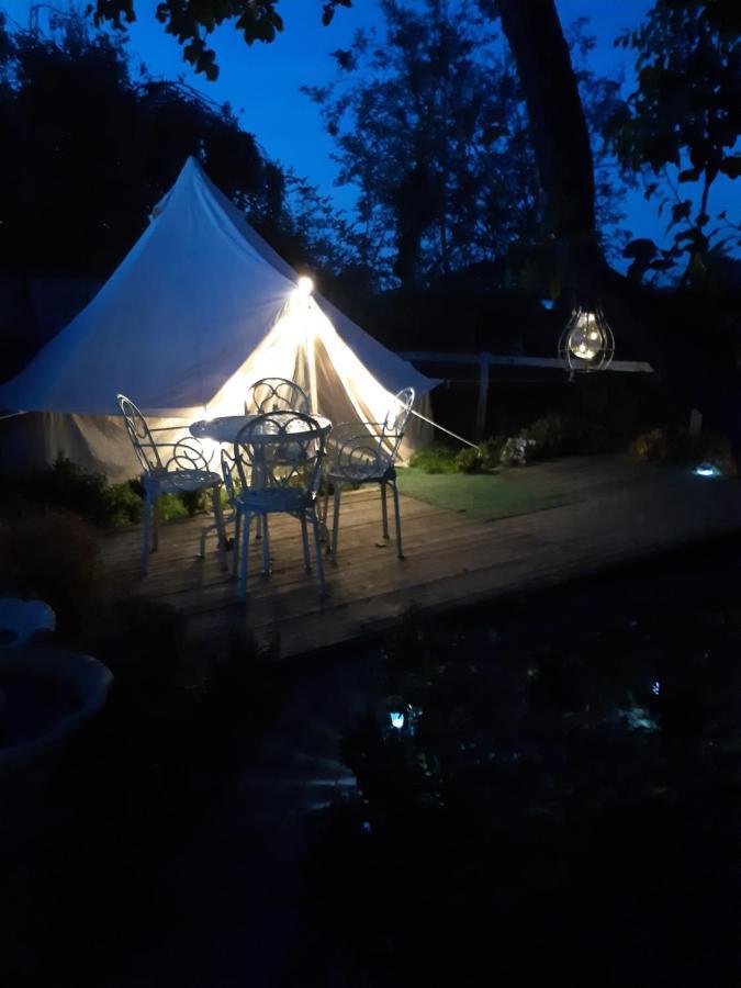 The White Dove Bed And Breakfast With Bell Tents And Private Hot Tubs Coddington  Zewnętrze zdjęcie