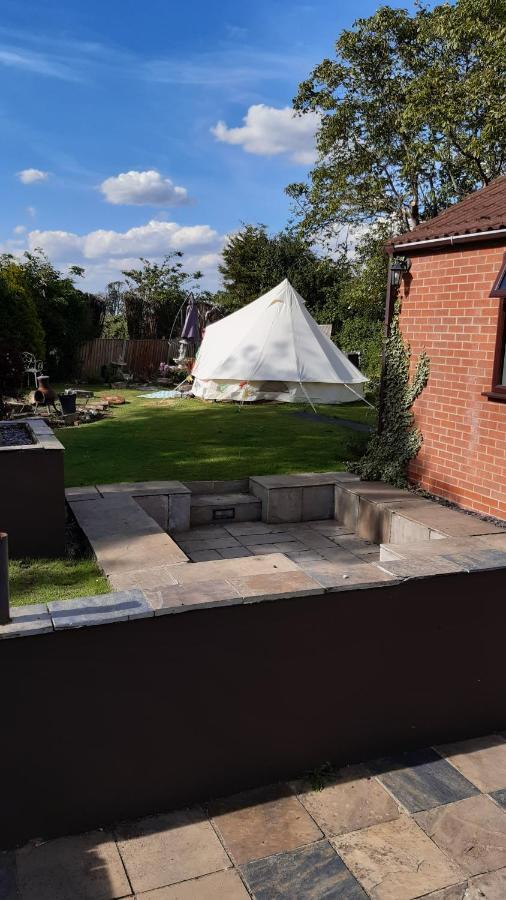 The White Dove Bed And Breakfast With Bell Tents And Private Hot Tubs Coddington  Zewnętrze zdjęcie