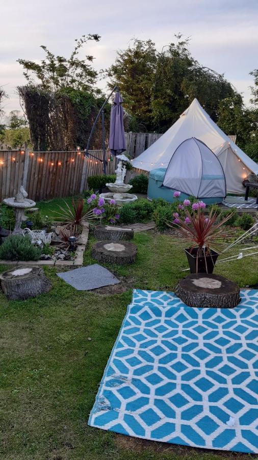 The White Dove Bed And Breakfast With Bell Tents And Private Hot Tubs Coddington  Zewnętrze zdjęcie