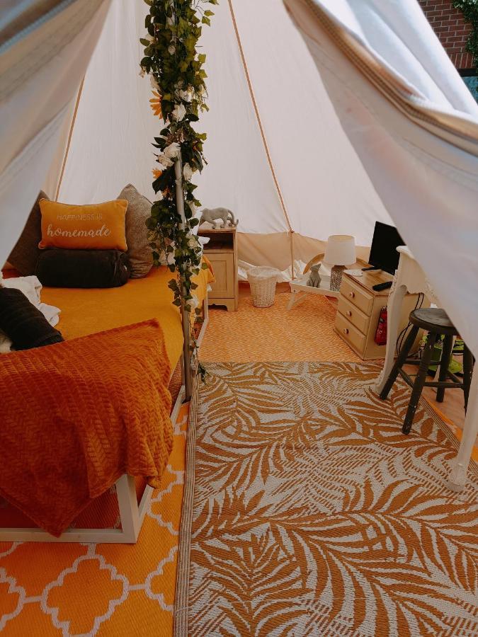 The White Dove Bed And Breakfast With Bell Tents And Private Hot Tubs Coddington  Zewnętrze zdjęcie