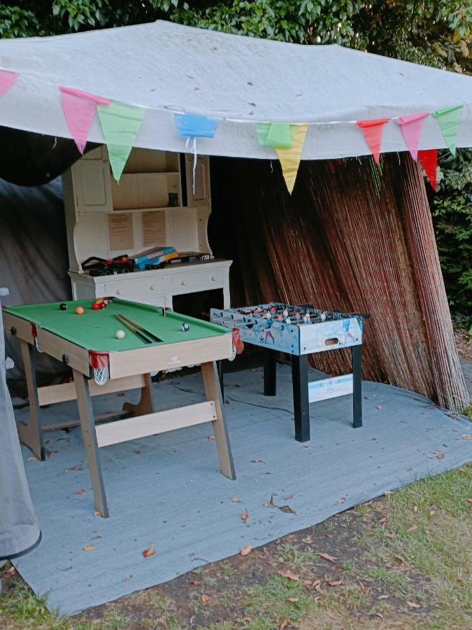 The White Dove Bed And Breakfast With Bell Tents And Private Hot Tubs Coddington  Zewnętrze zdjęcie