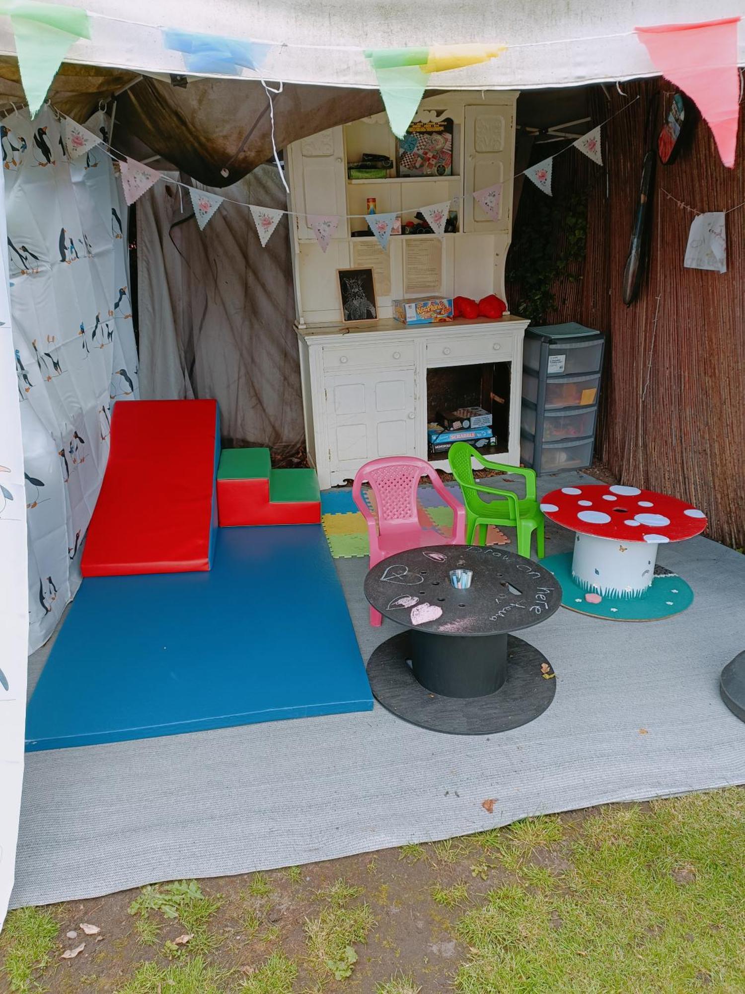 The White Dove Bed And Breakfast With Bell Tents And Private Hot Tubs Coddington  Zewnętrze zdjęcie