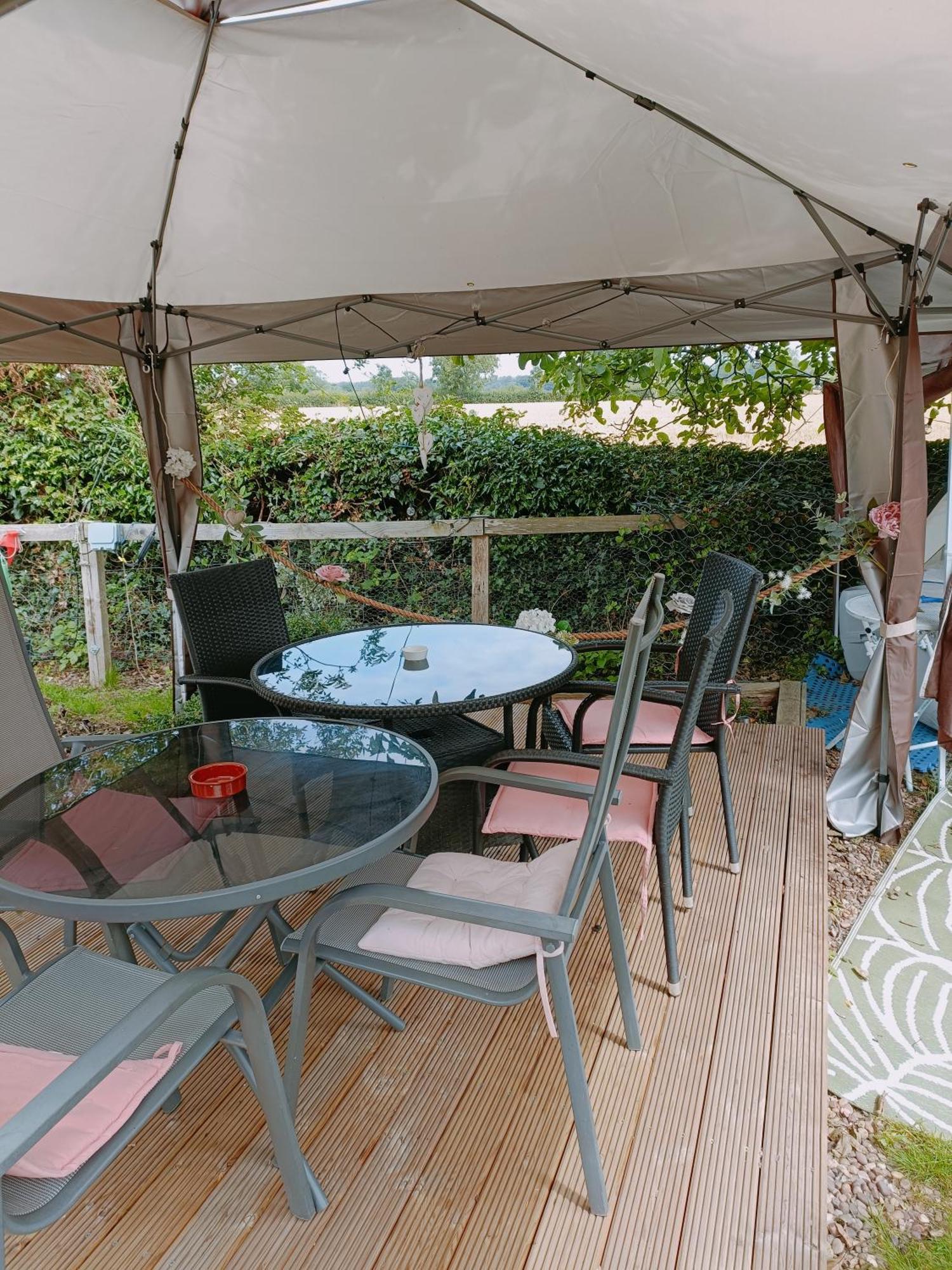The White Dove Bed And Breakfast With Bell Tents And Private Hot Tubs Coddington  Zewnętrze zdjęcie